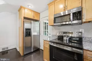 6107 Brook Dr, Falls Church, VA 22044 - Photo 17