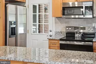 6107 Brook Dr, Falls Church, VA 22044 - Photo 15