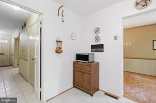 8350 Glastonbury Ct, Annandale, VA 22003 - Photo 13