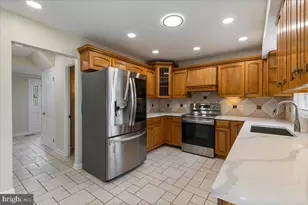 13117 Mercury Ln, Fairfax, VA 22033 - Photo 17