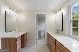 13117 Mercury Ln, Fairfax, VA 22033 - Photo 37