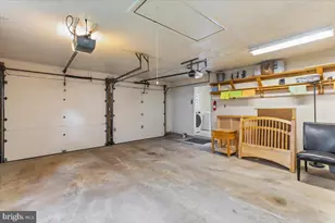 13117 Mercury Ln, Fairfax, VA 22033 - Photo 23