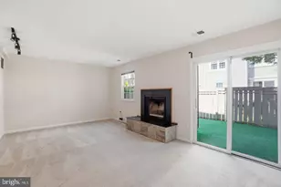 2391 Hunters Square Ct, Reston, VA 20191 - Photo 9