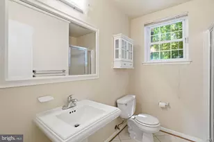 2391 Hunters Square Ct, Reston, VA 20191 - Photo 19