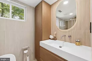 5617 Hershey Ln, Alexandria, VA 22312 - Photo 11