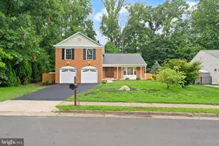 6390 Phillip Ct, Springfield, VA 22152 - Photo 3