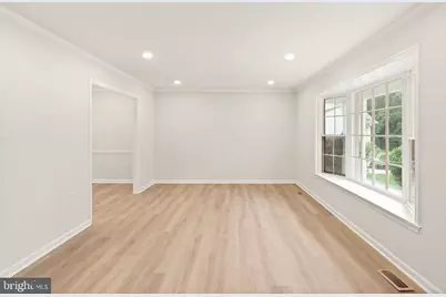 6390 Phillip Court, Springfield, VA 22152 - Photo 9