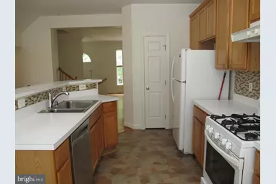 8176 Skelton Circle, Falls Church, VA 22042 - Photo 7