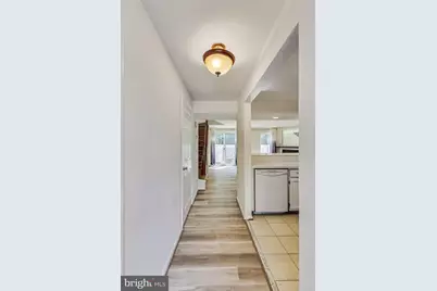 11924 Redtree Way, Reston, VA 20194 - Photo 5