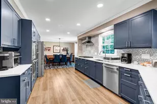 13212 Coralberry Dr, Fairfax, VA 22033 - Photo 9