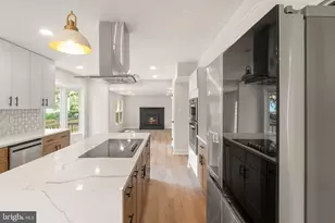 13458 Stream Valley Dr, Chantilly, VA 20151 - Photo 25