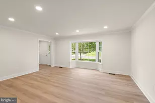13458 Stream Valley Dr, Chantilly, VA 20151 - Photo 11