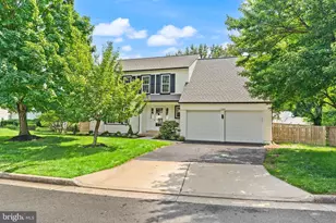 13458 Stream Valley Dr, Chantilly, VA 20151 - Photo 5