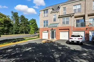 12180 Abington Hall Pl, Reston, VA 20190 - Photo 3