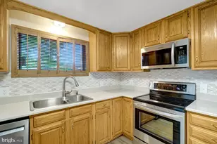 4445 Elan Ct, Annandale, VA 22003 - Photo 9
