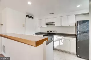 4418 Pembrook Village Dr, Alexandria, VA 22309 - Photo 7