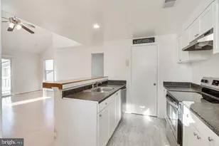 4418 Pembrook Village Dr, Alexandria, VA 22309 - Photo 11