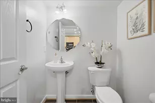 4593 Whittemore Pl, Fairfax, VA 22030 - Photo 11