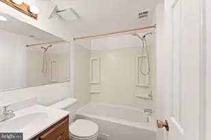 9719 Cinnamon Creek Dr, Vienna, VA 22182 - Photo 47