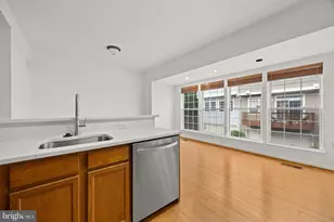 4097 Fountainside Ln, Fairfax, VA 22030 - Photo 23