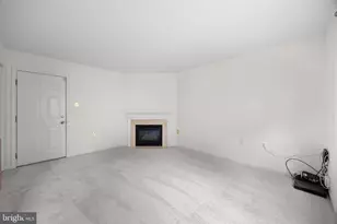 4097 Fountainside Ln, Fairfax, VA 22030 - Photo 3
