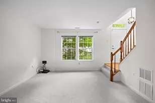 4097 Fountainside Ln, Fairfax, VA 22030 - Photo 5