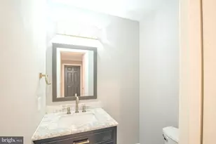 12138 Captiva Ct, Reston, VA 20191 - Photo 7