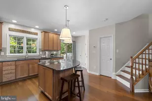 7049 Kings Manor Dr, Alexandria, VA 22315 - Photo 23