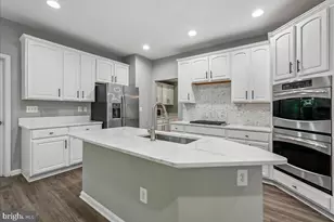 905 Royal Elm Ct, Herndon, VA 20170 - Photo 3