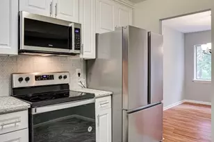 2210 Springwood Dr, Reston, VA 20191 - Photo 15