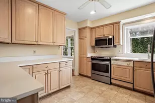 8352 Orange Ct, Alexandria, VA 22309 - Photo 7