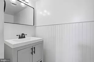 7690 Green Garland Dr, Springfield, VA 22153 - Photo 15