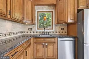 7690 Green Garland Dr, Springfield, VA 22153 - Photo 7