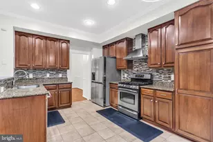 6618 Frost Lake Ln, Alexandria, VA 22315 - Photo 13