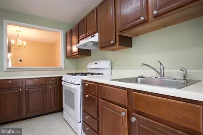 10118 Oakton Terrace Road #10118, Oakton, VA 22124 - Photo 7