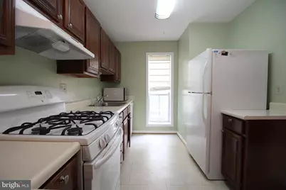 10118 Oakton Terrace Road #10118, Oakton, VA 22124 - Photo 5