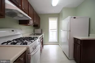 10118 Oakton Terrace Rd, Oakton, VA 22124 - Photo 5