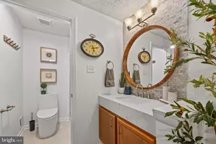 7315 Golden Horseshoe Ct, Springfield, VA 22153 - Photo 17