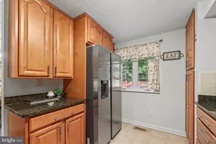 7315 Golden Horseshoe Ct, Springfield, VA 22153 - Photo 11