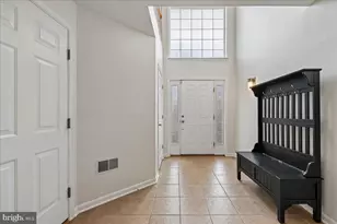 8429 Carmela Cir, Springfield, VA 22153 - Photo 7