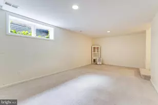 8509 Jeffersonian Ct, Vienna, VA 22182 - Photo 33