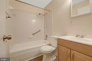 228 Commons Dr NW, Vienna, VA 22180 - Photo 29