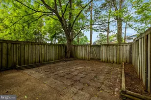228 Commons Dr NW, Vienna, VA 22180 - Photo 35