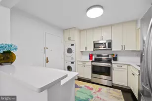 1800 Old Meadow Rd, McLean, VA 22102 - Photo 11