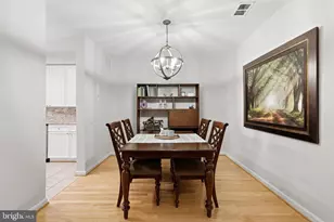 14451 Glencrest Cir, Centreville, VA 20120 - Photo 9