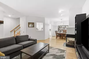 14451 Glencrest Cir, Centreville, VA 20120 - Photo 7