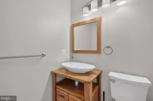 8211 Crossbrook Ct, Lorton, VA 22079 - Photo 11