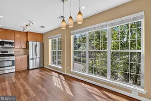8211 Crossbrook Ct, Lorton, VA 22079 - Photo 7