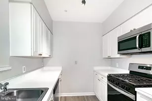 2204 Westcourt Ln, Herndon, VA 20170 - Photo 13