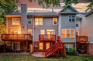 11515 Wild Hawthorn Ct, Reston, VA 20194 - Photo 3